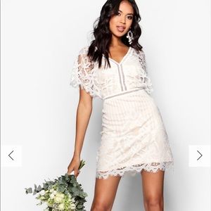 Size 2 Boohoo Boutique All Over Lace Bodycon Dress